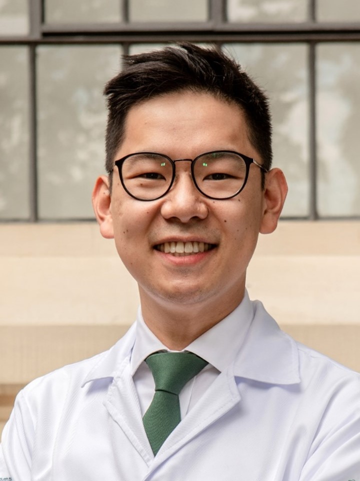 Dr. Lucas Fernando Uratani